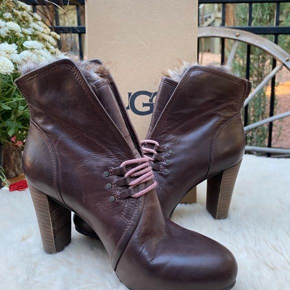 Ugg fashion booties size 7 - Picture 2 of 4